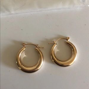 Chunky gold hoop earrings